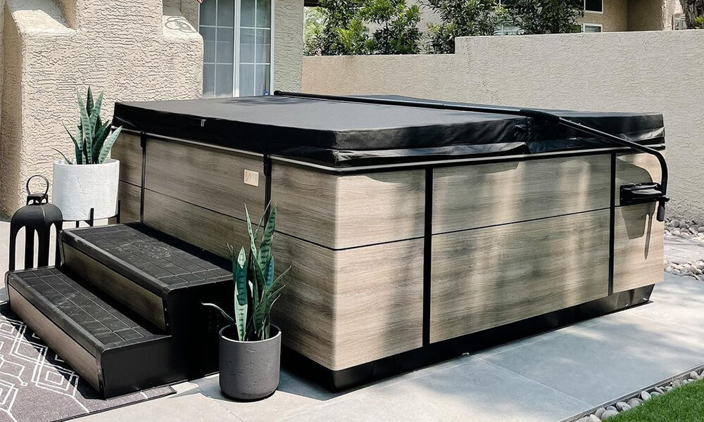 large hot tub size